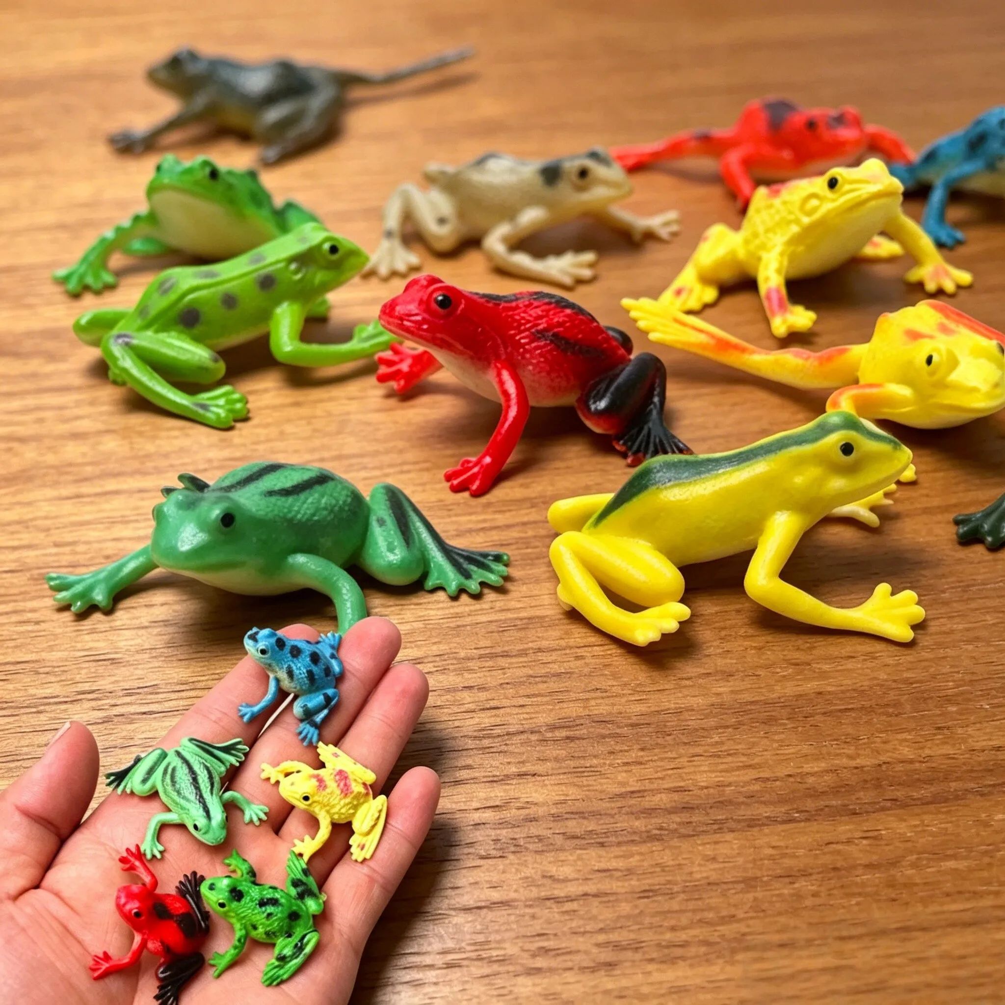 Hobby Is Science - 12 Figuras de Ranas Realistas, Juguetes